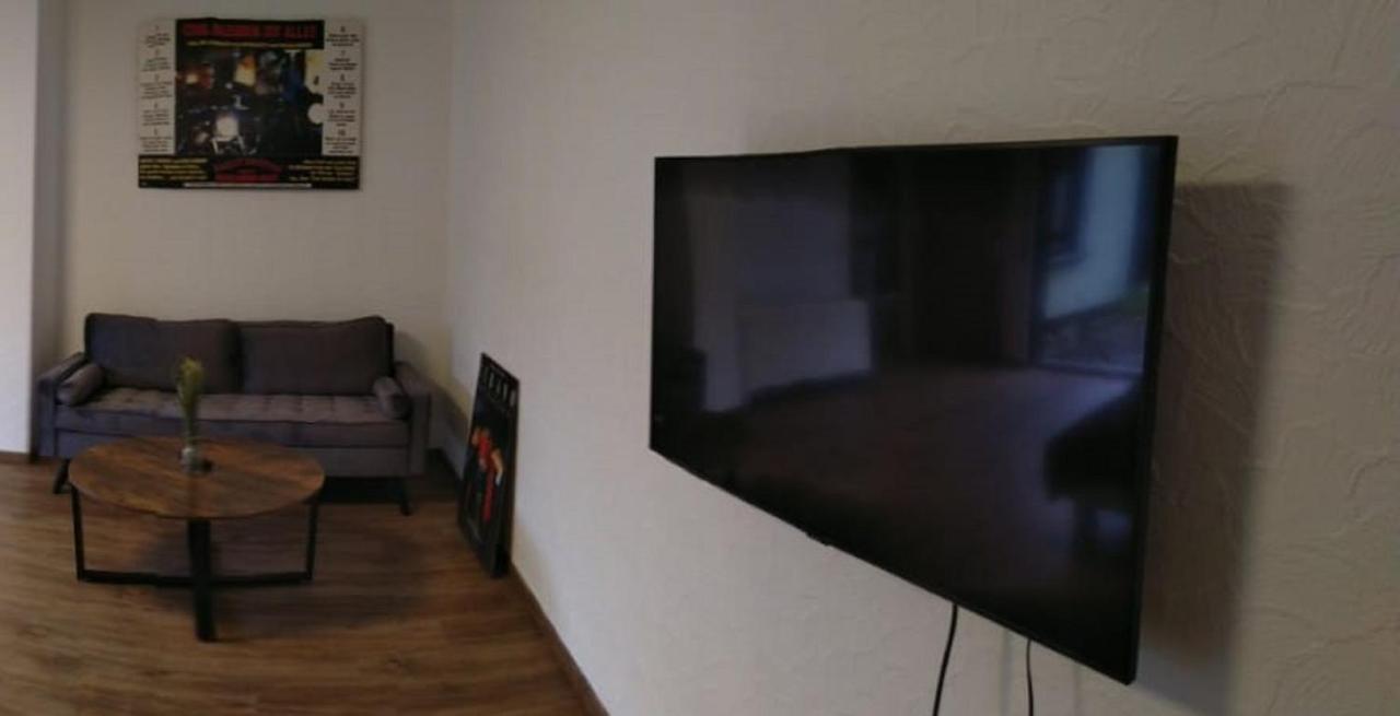 Kleine Ferienwohnung, Einzimmeraparment In Altenkirchen Almersbach Luaran gambar
